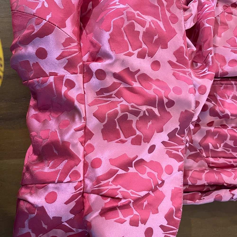 Vintage Estévez vivid rose hostess gown, Size Small. - Picture 13 of 13